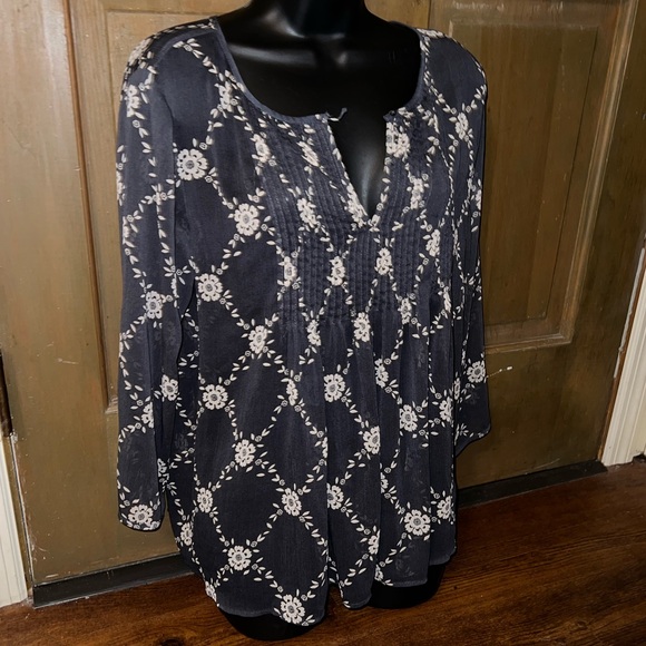 Old Navy Chiffon Sheer Long Sleeve Blouse Dark Gray Cream Floral Size L - Picture 2 of 12